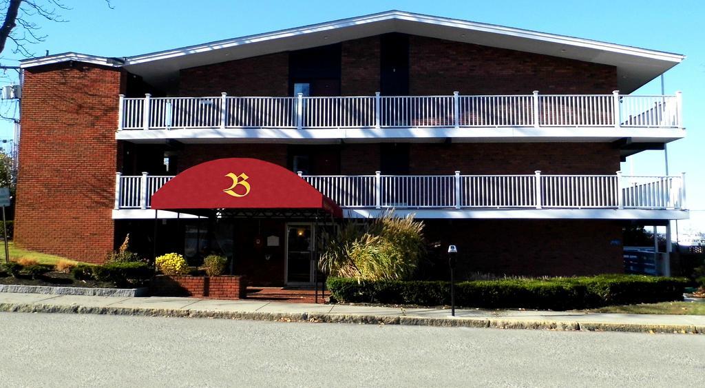 Bradford Inn And Suites Plymouth Exterior photo